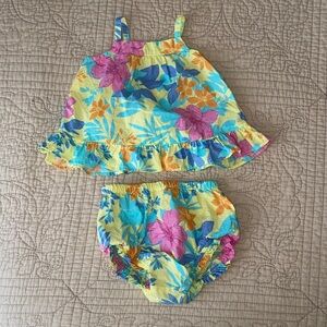 Floral baby Outfit - Baby Gap! 6-12m